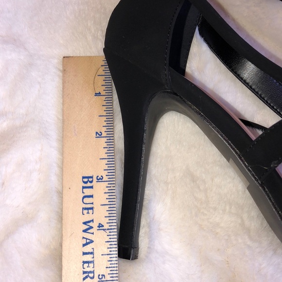 💖 Sale was $49 will go back 🆙 New Black Strappy Heels Size 7.5 - Picture 3 of 7